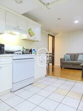 111 Gainsborough St, Unit B2 in Boston, MA - Foto de edificio - Building Photo