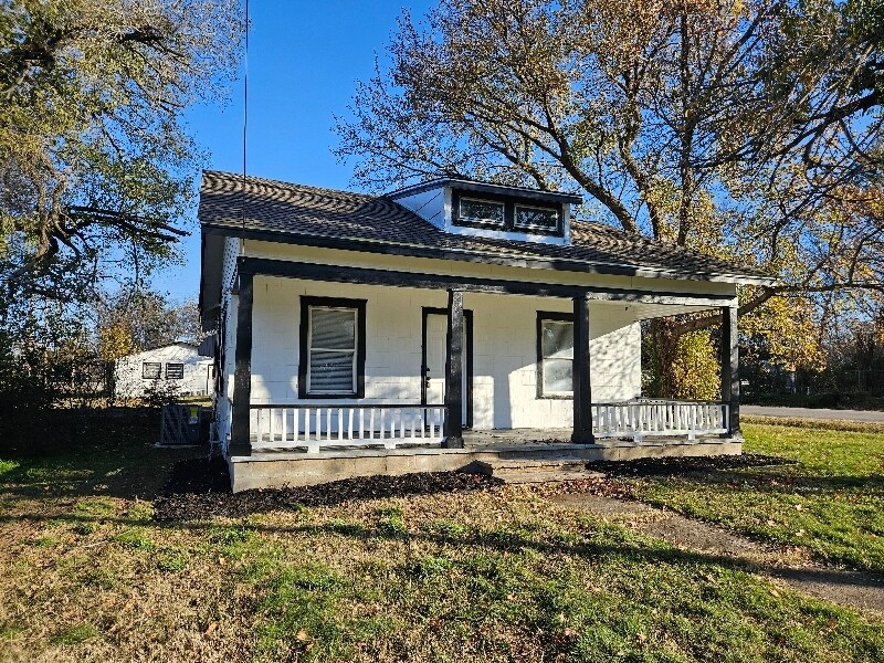 715 E Church St in Wagoner, OK - Foto de edificio