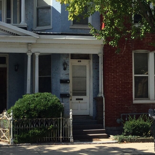 46 S Earl St in Shippensburg, PA - Building Photo - Building Photo
