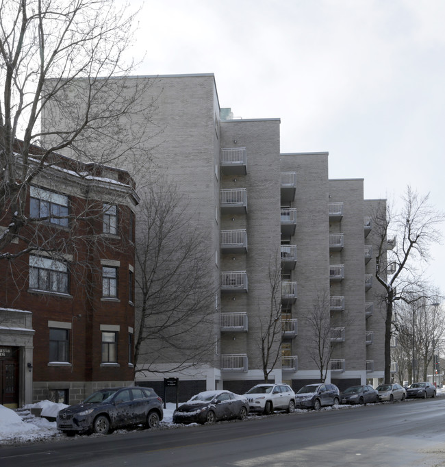 Savoy Plaza Apartments in Westmount, QC - Building Photo - Building Photo