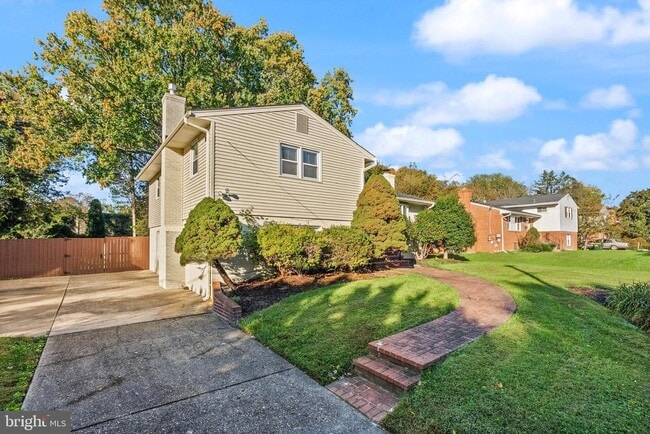 1726 Baldwin Dr in McLean, VA - Building Photo - Building Photo