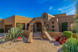 8406 E Calle Buena Vista in Scottsdale, AZ - Building Photo - Building Photo