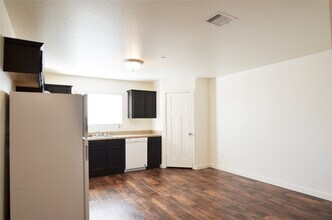 10535 Mills Rd in Houston, TX - Building Photo - Building Photo