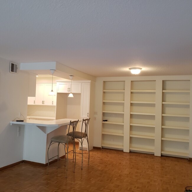 8515 Falmouth Ave, Unit #323 in Playa Del Rey, CA - Building Photo - Building Photo