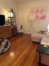 2001 Commonwealth Ave, Unit 5 in Boston, MA - Foto de edificio - Building Photo