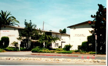 Parkway Pines in Hayward, CA - Building Photo - Building Photo