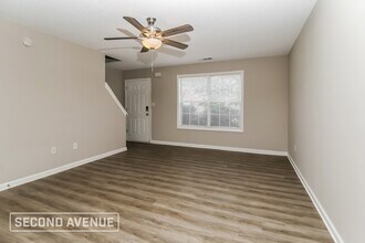 7219 Ravenwood Ln in Stonecrest, GA - Foto de edificio - Building Photo