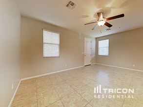 12562 W Gentle Rain Rd in Peoria, AZ - Building Photo - Building Photo