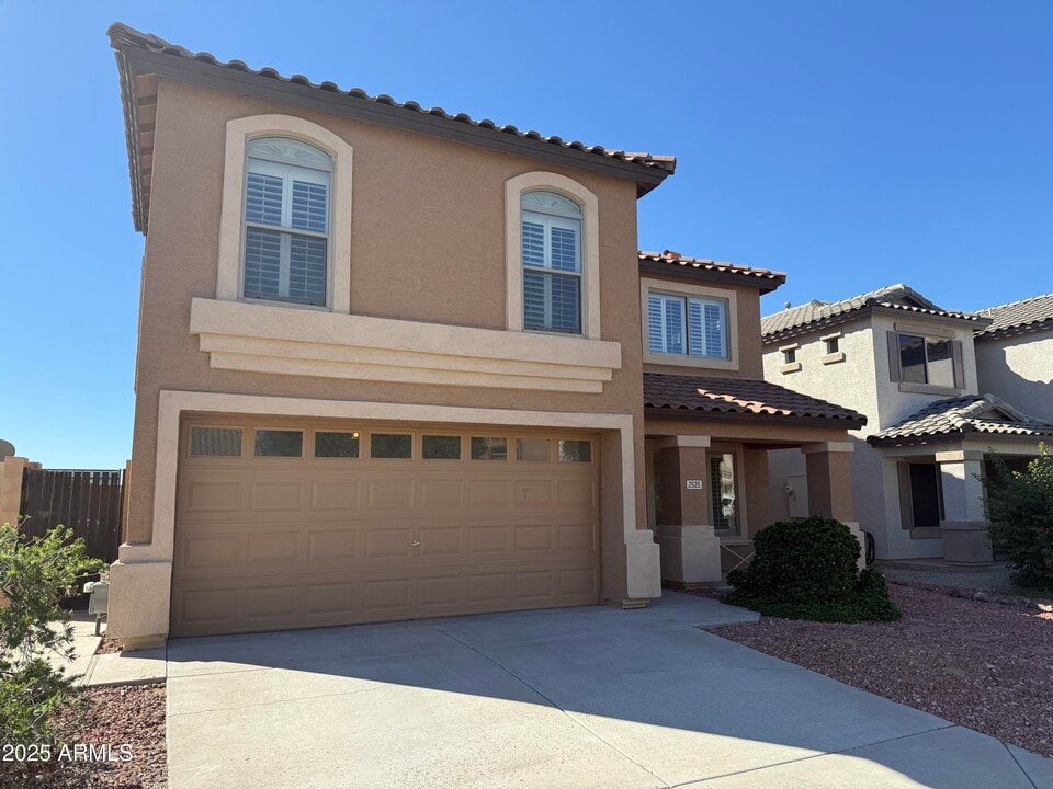 2525 W Straight Arrow Ln in Phoenix, AZ - Building Photo