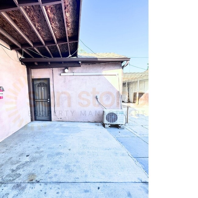 852-852 E Mission Blvd in Pomona, CA - Building Photo - Building Photo