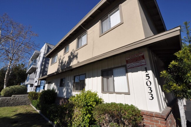 property at 15033 Burbank Blvd