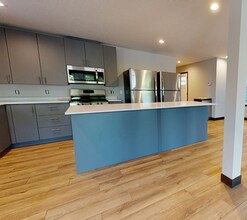 605 12th Ave SE in Minneapolis, MN - Building Photo - Building Photo