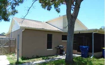 1038 Begonia Dr in Holiday, FL - Building Photo - Building Photo