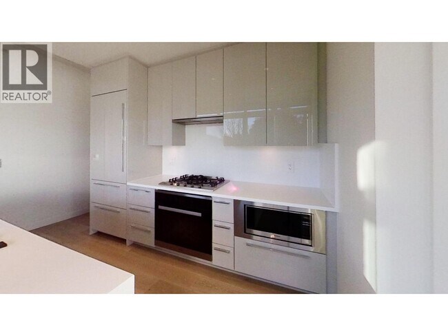 5289 Cambie St. in Vancouver, BC - Building Photo - Building Photo