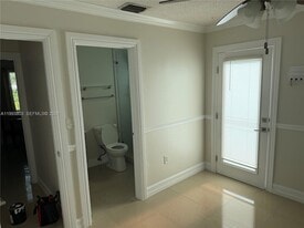 12636 SW 211th St, Unit 2 in Miami, FL - Building Photo