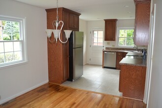 100 Marion Ct in Charlottesville, VA - Foto de edificio - Building Photo