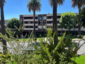 1750 Camino Palmero St in Los Angeles, CA - Building Photo - Building Photo