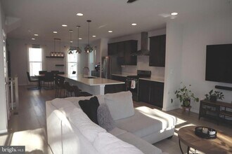 585 Cross Chase Dr in Severna Park, MD - Building Photo - Building Photo