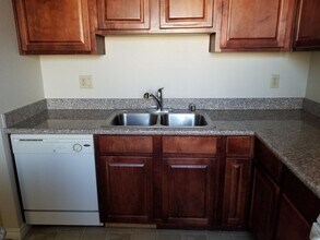 5332 River Glen Dr in Las Vegas, NV - Building Photo - Building Photo