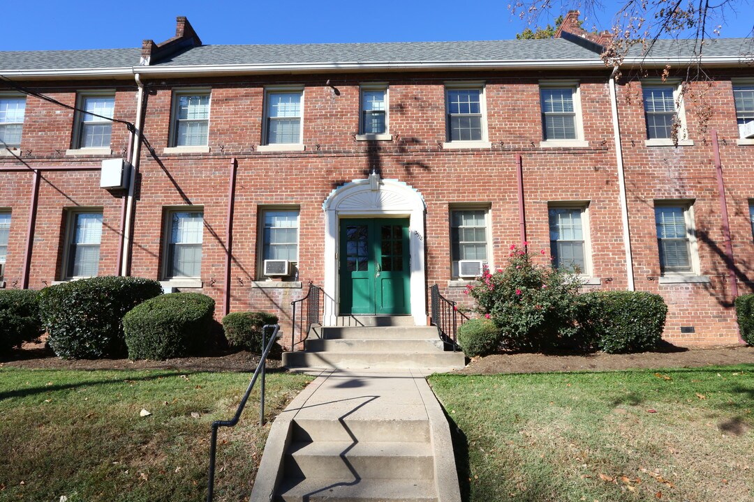 3918 10th St NE in Washington, DC - Building Photo