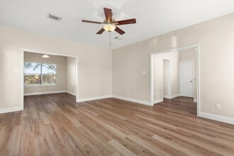 3803 Redbud Dr in La Porte, TX - Building Photo - Building Photo