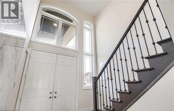 238 Nashville Cir in Hamilton, ON - Building Photo - Building Photo