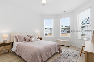 855 Weekend Ave in Hardeeville, SC - Foto de edificio - Building Photo