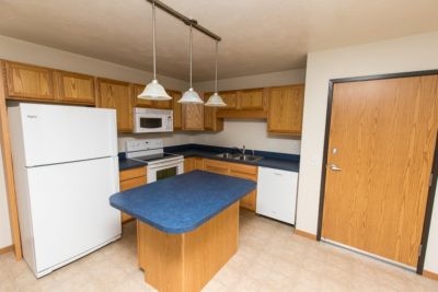 University Avenue Apartments - 405 in Minot, ND - Building Photo - Building Photo