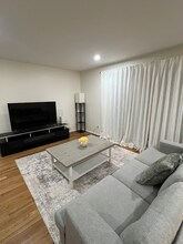 522 E Indian Spring Dr in Silver Spring, MD - Foto de edificio - Building Photo