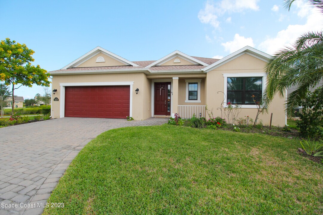 3039 Burghley Park Way in Melbourne, FL - Foto de edificio