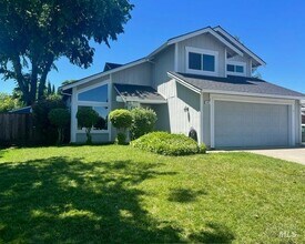 496 Lupine Cir in Vacaville, CA - Building Photo - Building Photo