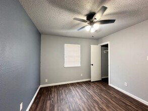 1012 N 29th St, Unit #206 in McAllen, TX - Foto de edificio - Building Photo