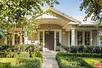 1438 N Orange Grove Ave in West Hollywood, CA - Building Photo - Building Photo