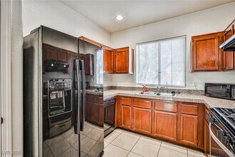 4218 S Sugar Dr in Las Vegas, NV - Building Photo - Building Photo