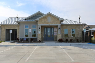 Riverside Village in Rio Hondo, TX - Building Photo