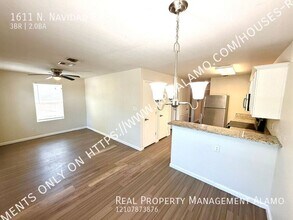 1611 N Navidad St in San Antonio, TX - Building Photo - Building Photo