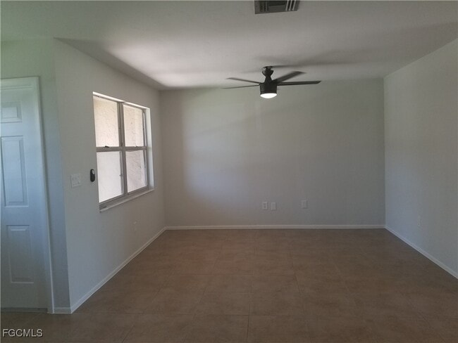1102 SE 8th Terrace in Cape Coral, FL - Building Photo - Building Photo