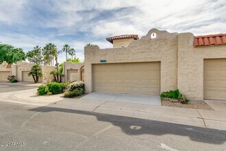 16634 N 29th Dr in Phoenix, AZ - Foto de edificio - Building Photo