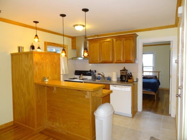 23 Andrew St, Unit 1