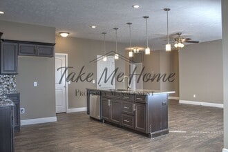 5776 E Gatehouse Dr in Strafford, MO - Building Photo - Building Photo