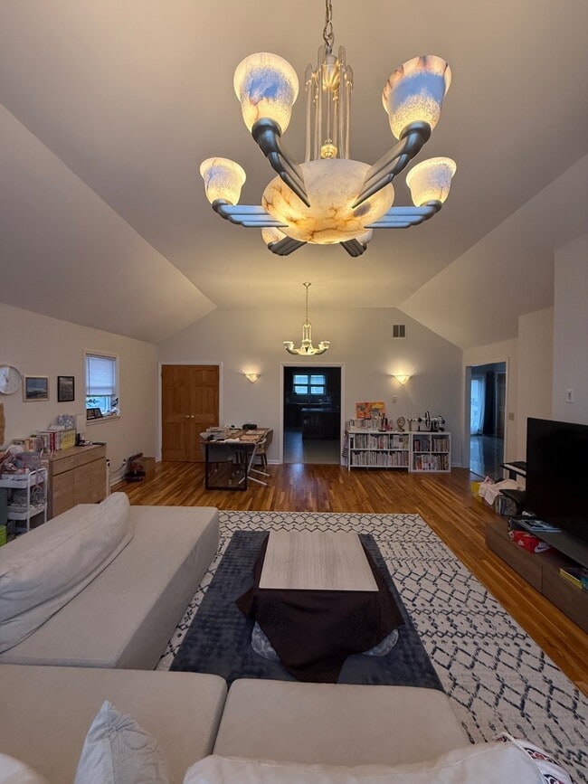 23 Sunnyside Terrace in Eastchester, NY - Building Photo - Building Photo