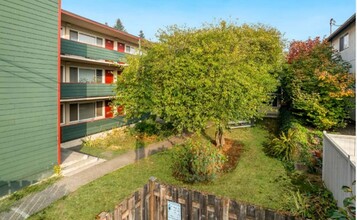 Well Located 1BR In Central West Seattle in Seattle, WA - Foto de edificio - Building Photo