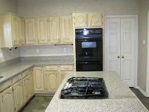 property at 1612 Blackstone Dr