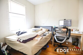 557 Washington St, Unit 6 in Boston, MA - Foto de edificio - Building Photo