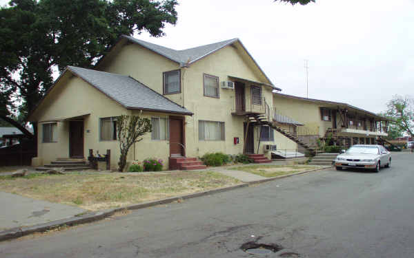 508 S School St in Lodi, CA - Building Photo