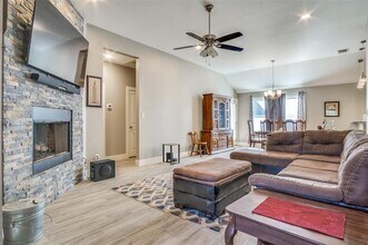 2621 White Rock Dr in Granbury, TX - Building Photo - Building Photo