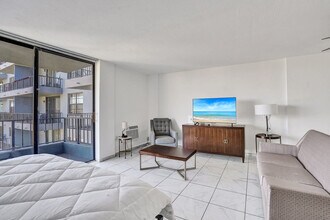 777 NW 155th Ln in Miami, FL - Building Photo - Building Photo