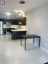 488 Dundonald Dr in Ottawa, ON - Building Photo - Building Photo