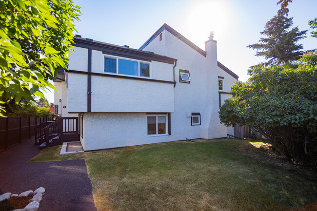 4610 75 St NW in Calgary, AB - Building Photo - Building Photo