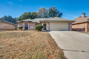 6610 Darcy Ln in Arlington, TX - Building Photo